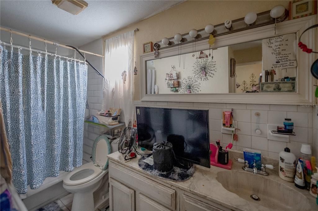 На продажу: $395,000 (4 спален, 0 ванн, 2020 Квадратных фут)