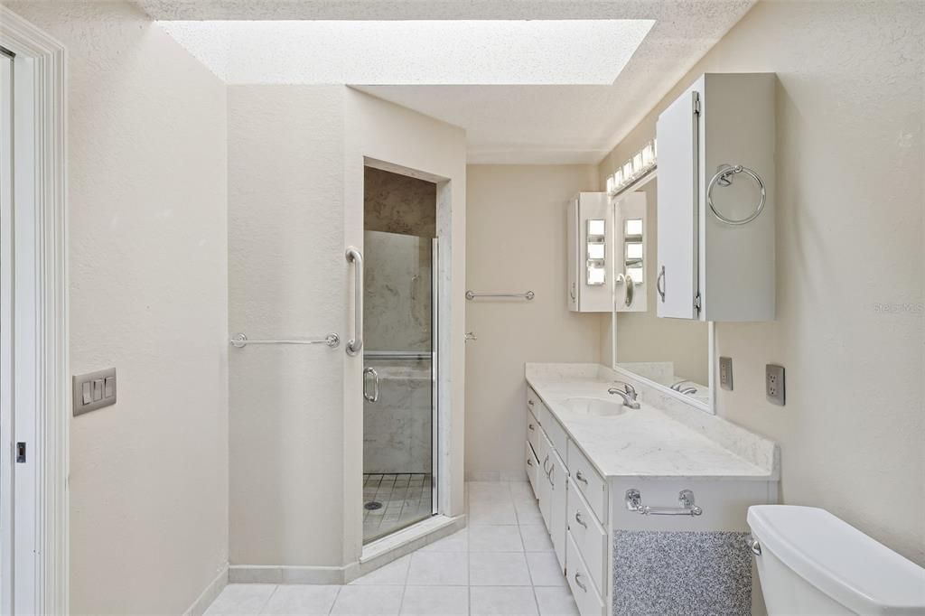 待售: $324,900 (3 贝兹, 2 浴室, 2211 平方英尺)