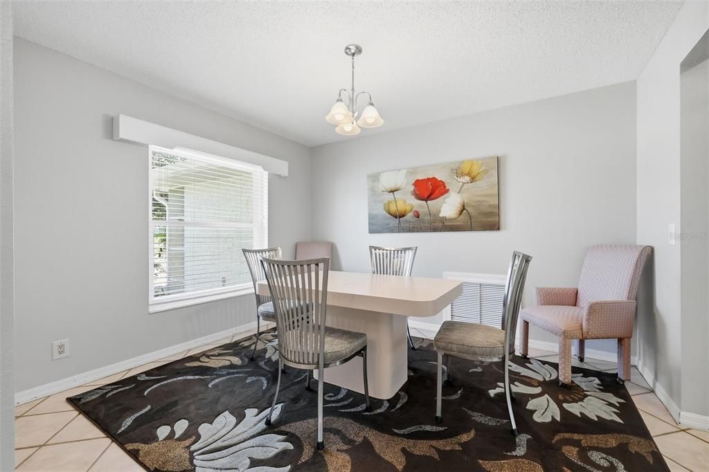 待售: $324,900 (3 贝兹, 2 浴室, 2211 平方英尺)