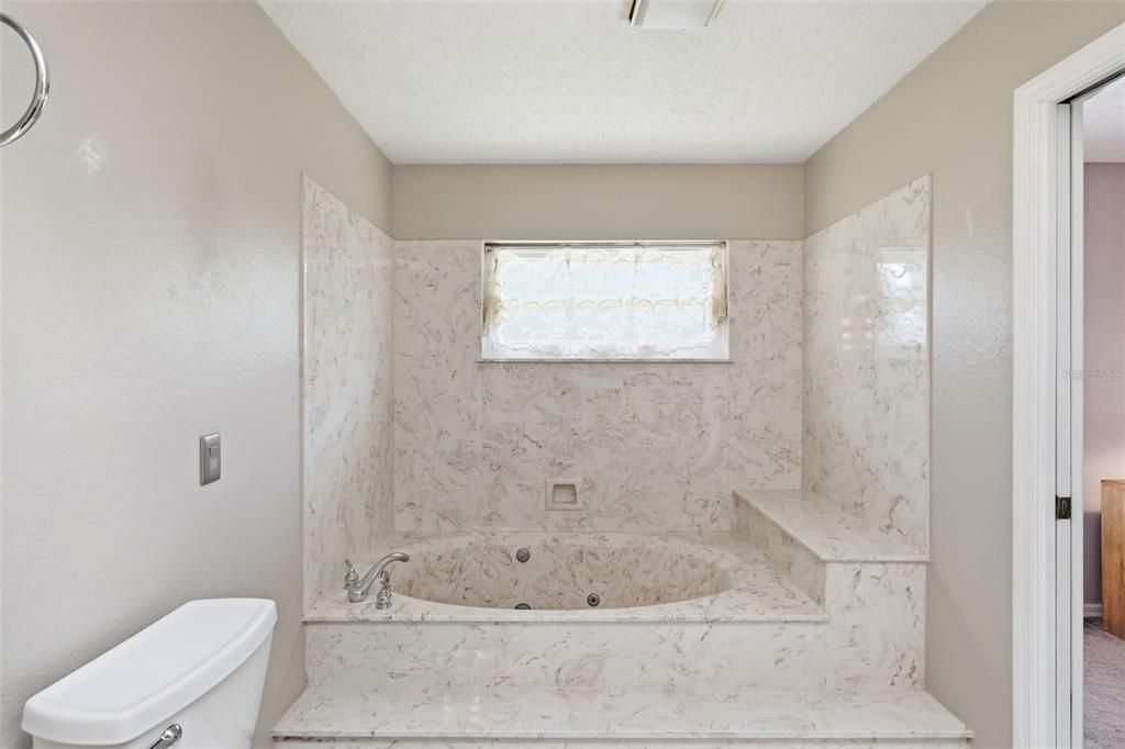 待售: $324,900 (3 贝兹, 2 浴室, 2211 平方英尺)