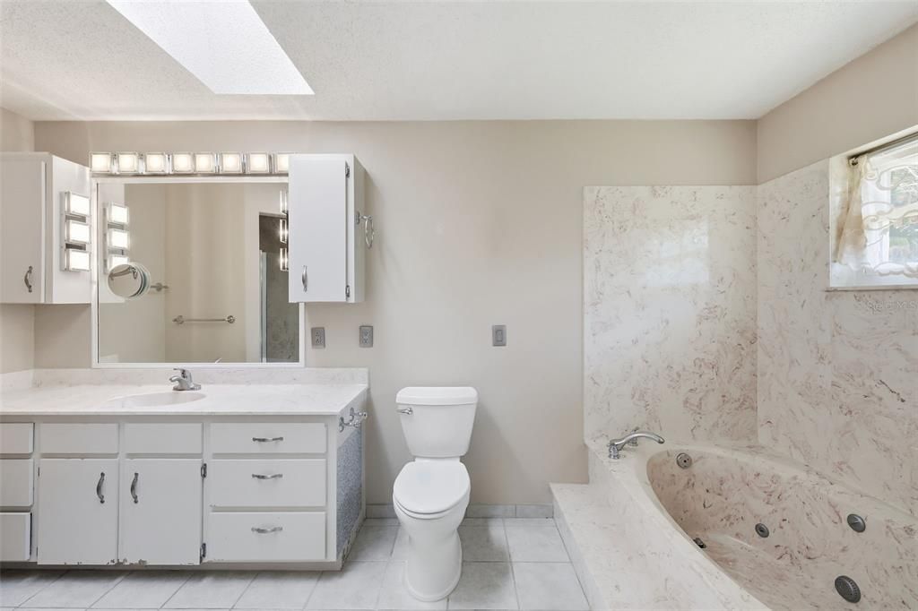 待售: $324,900 (3 贝兹, 2 浴室, 2211 平方英尺)