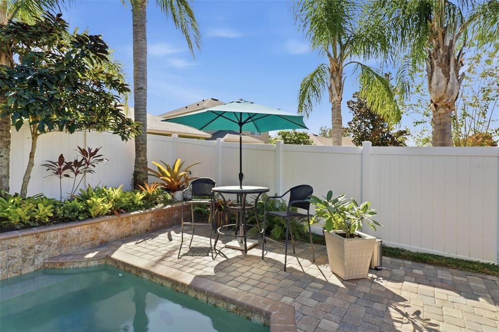 合同活跃: $449,900 (4 贝兹, 2 浴室, 1955 平方英尺)