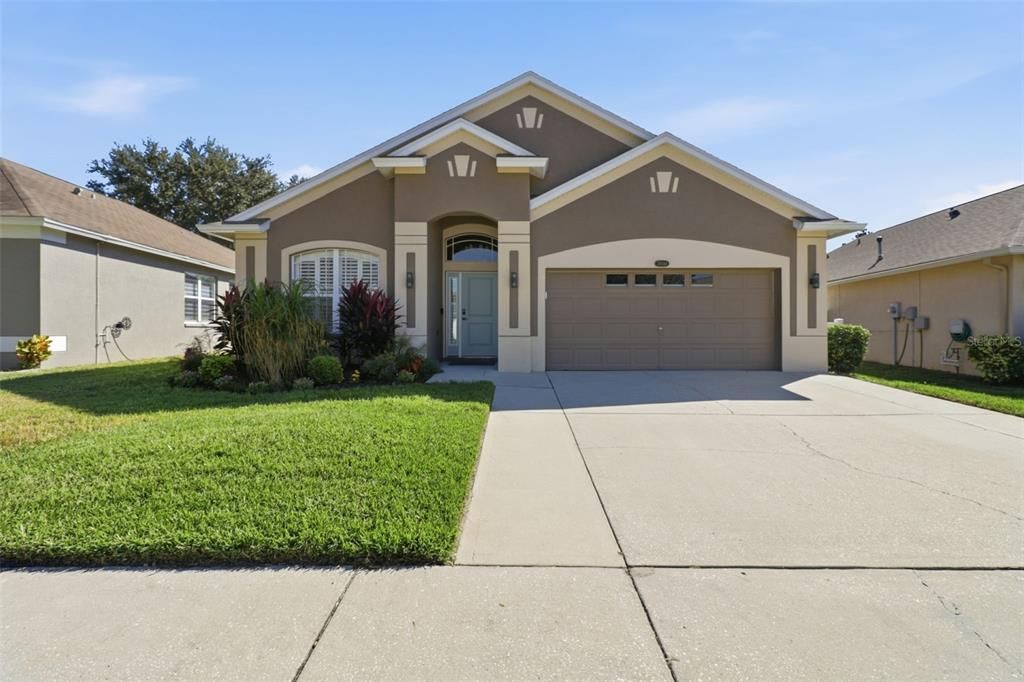 合同活跃: $449,900 (4 贝兹, 2 浴室, 1955 平方英尺)