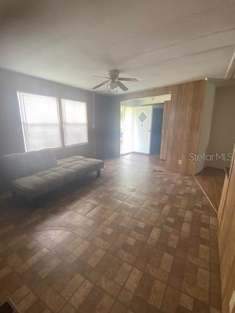 For Rent: $1,250 (3 beds, 2 baths, 1445 Square Feet)