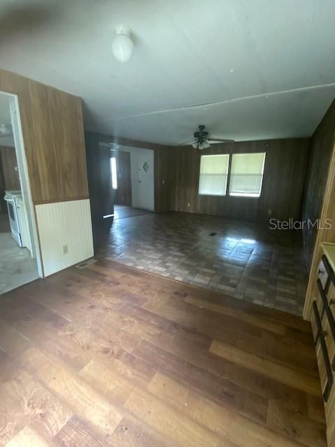 For Rent: $1,250 (3 beds, 2 baths, 1445 Square Feet)