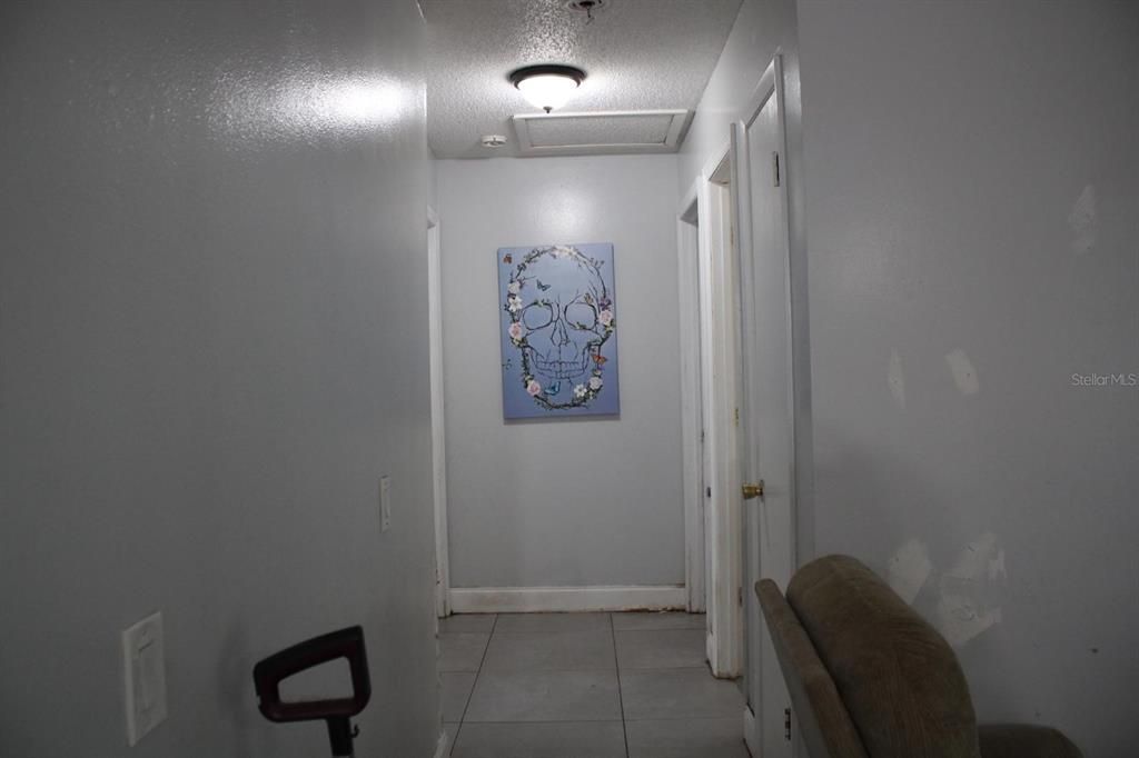 Под контрактом: $240,000 (4 спален, 2 ванн, 1868 Квадратных фут)