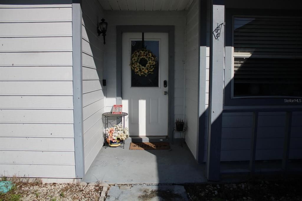 Под контрактом: $240,000 (4 спален, 2 ванн, 1868 Квадратных фут)