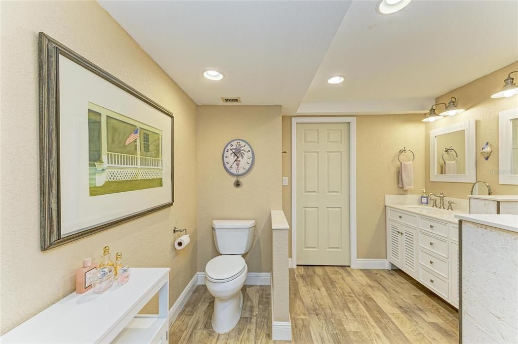 На продажу: $449,000 (2 спален, 2 ванн, 2070 Квадратных фут)