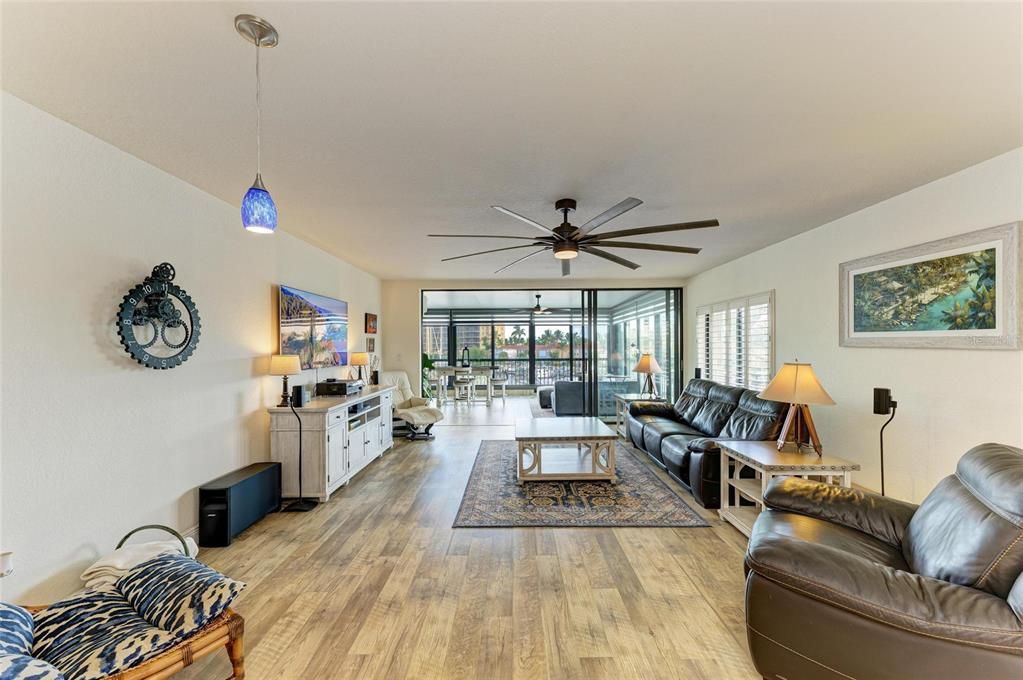 На продажу: $449,000 (2 спален, 2 ванн, 2070 Квадратных фут)