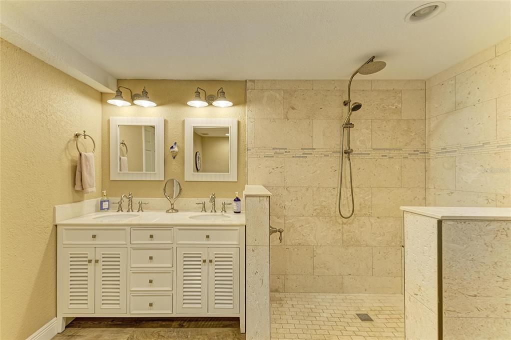 На продажу: $449,000 (2 спален, 2 ванн, 2070 Квадратных фут)