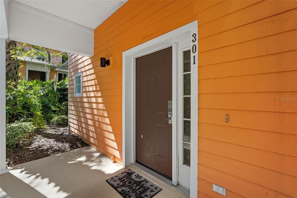 For Sale: $200,000 (2 beds, 2 baths, 1375 Square Feet)