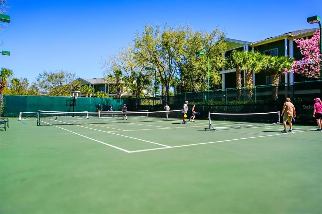 For Sale: $200,000 (2 beds, 2 baths, 1375 Square Feet)