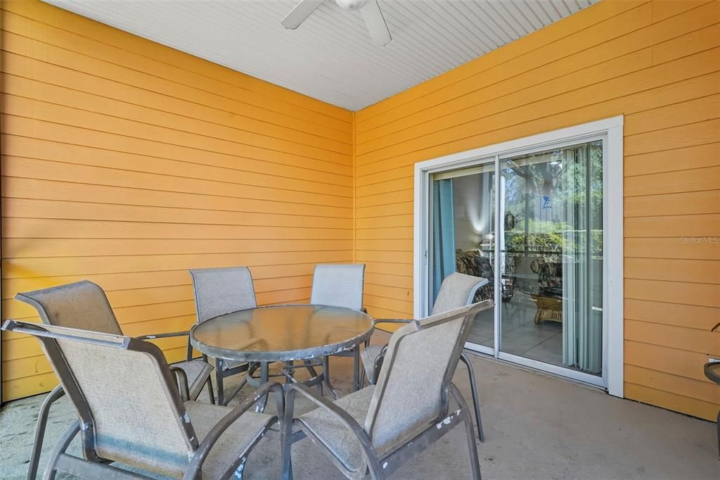 For Sale: $200,000 (2 beds, 2 baths, 1375 Square Feet)