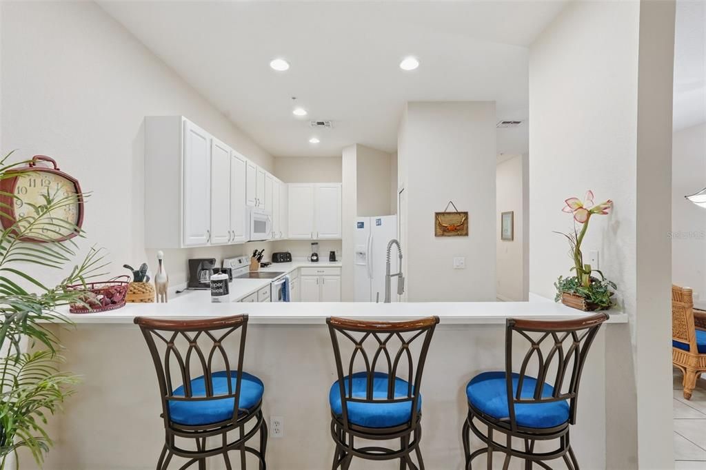 For Sale: $200,000 (2 beds, 2 baths, 1375 Square Feet)