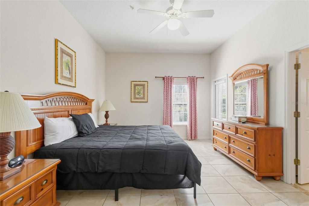 For Sale: $200,000 (2 beds, 2 baths, 1375 Square Feet)
