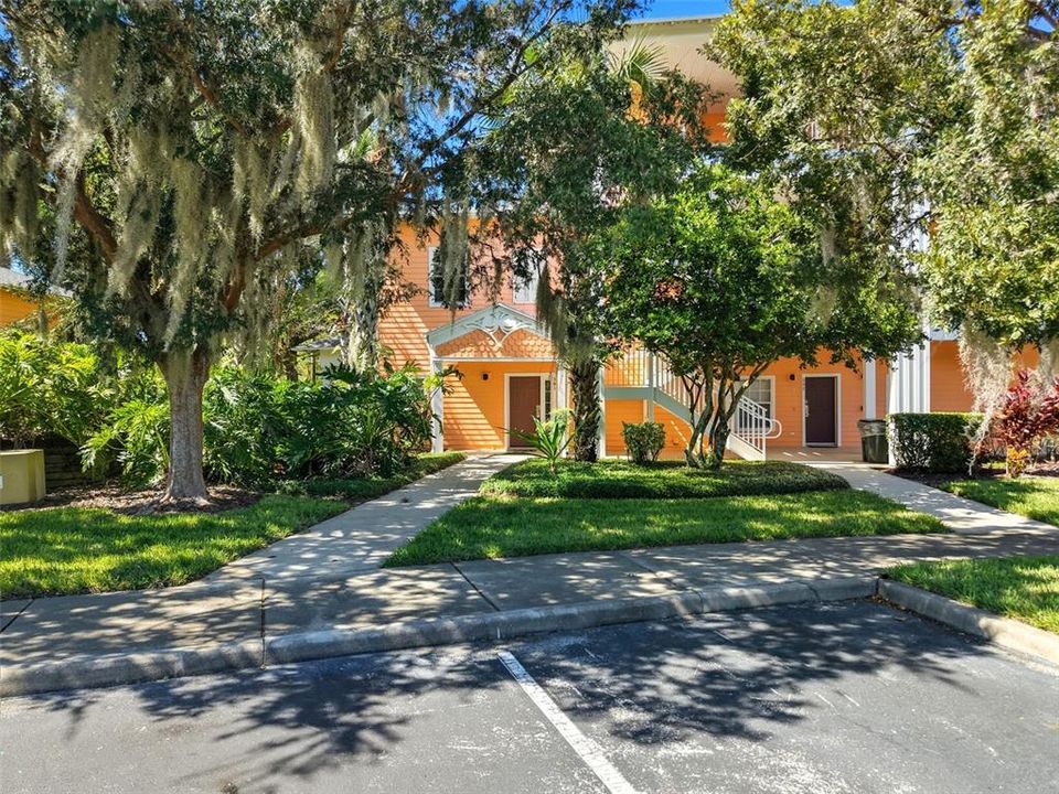 For Sale: $200,000 (2 beds, 2 baths, 1375 Square Feet)