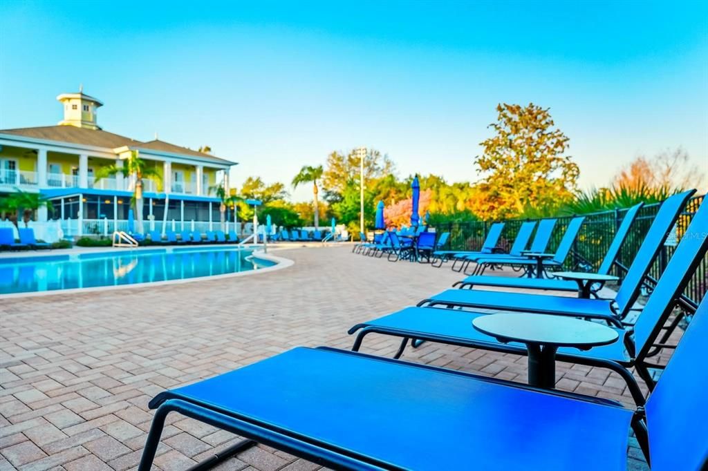 For Sale: $200,000 (2 beds, 2 baths, 1375 Square Feet)