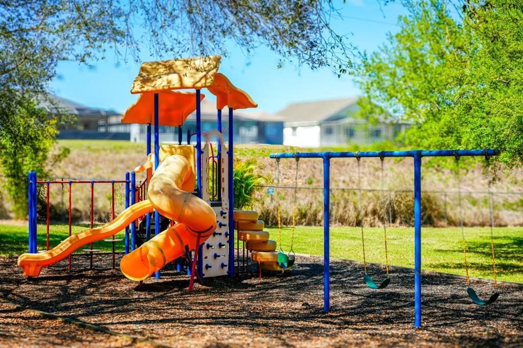 For Sale: $200,000 (2 beds, 2 baths, 1375 Square Feet)