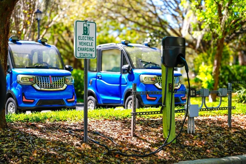 For Sale: $200,000 (2 beds, 2 baths, 1375 Square Feet)