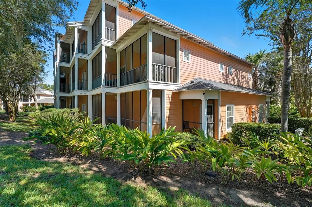 For Sale: $200,000 (2 beds, 2 baths, 1375 Square Feet)