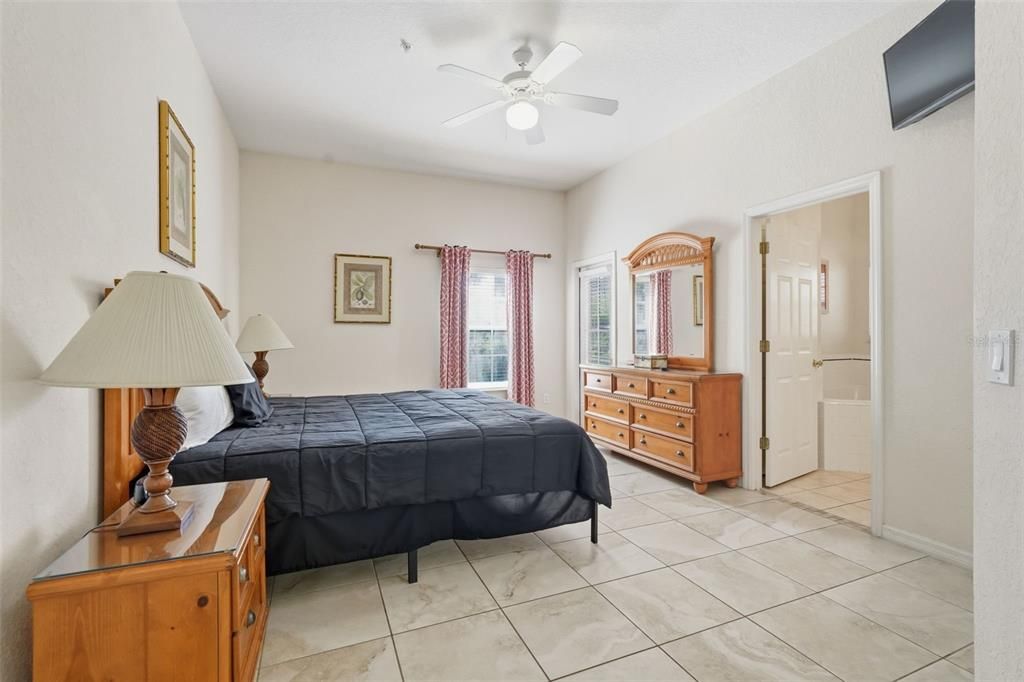 For Sale: $200,000 (2 beds, 2 baths, 1375 Square Feet)