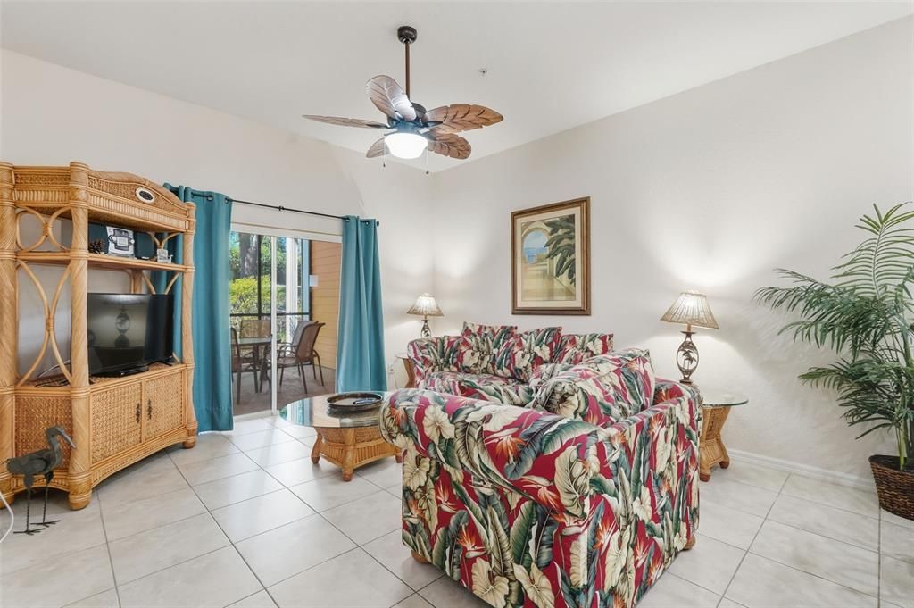 For Sale: $200,000 (2 beds, 2 baths, 1375 Square Feet)