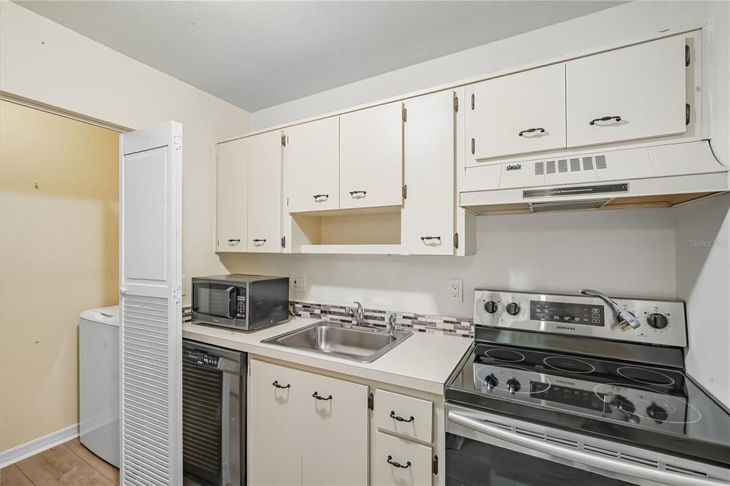 For Rent: $1,795 (2 beds, 2 baths, 962 Square Feet)