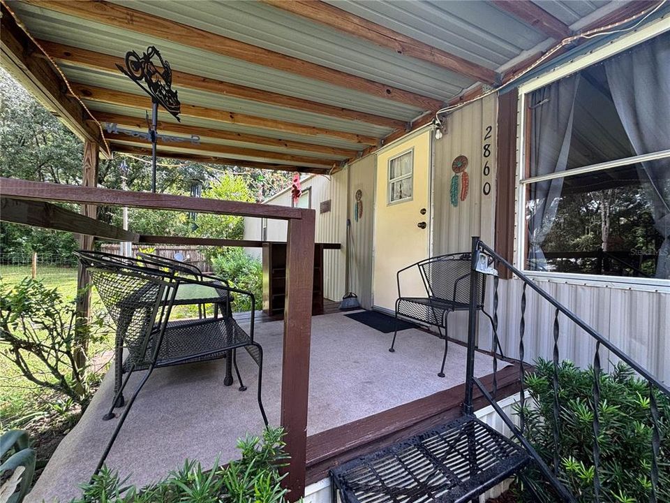 For Sale: $100,000 (2 beds, 1 baths, 672 Square Feet)