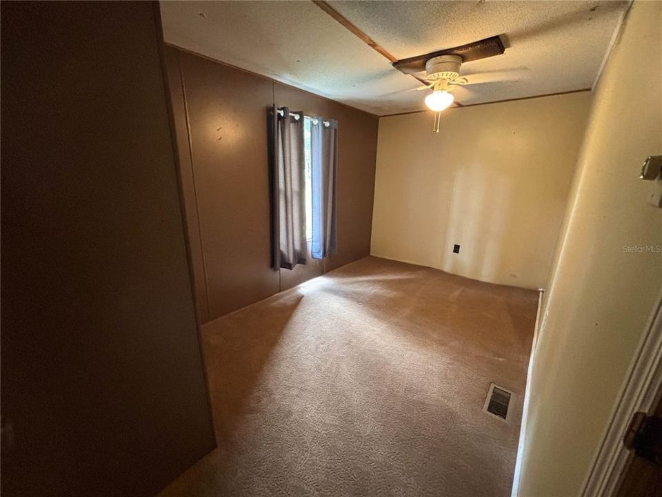 For Sale: $100,000 (2 beds, 1 baths, 672 Square Feet)
