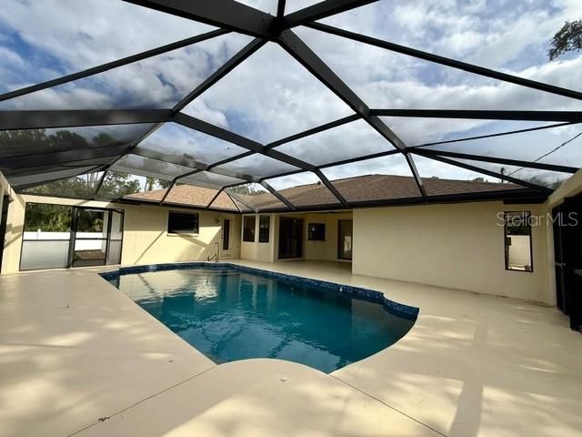 Active With Contract: $2,500 (3 beds, 2 baths, 2227 Square Feet)