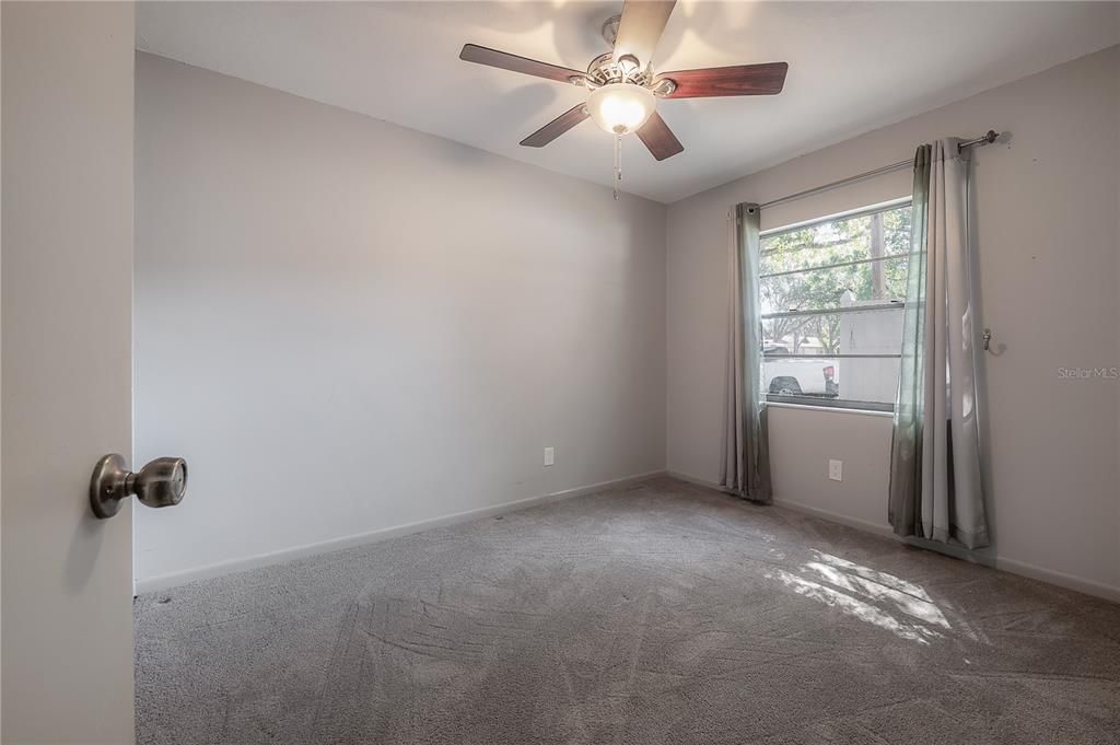 Activo con contrato: $425,000 (4 camas, 2 baños, 2112 Pies cuadrados)