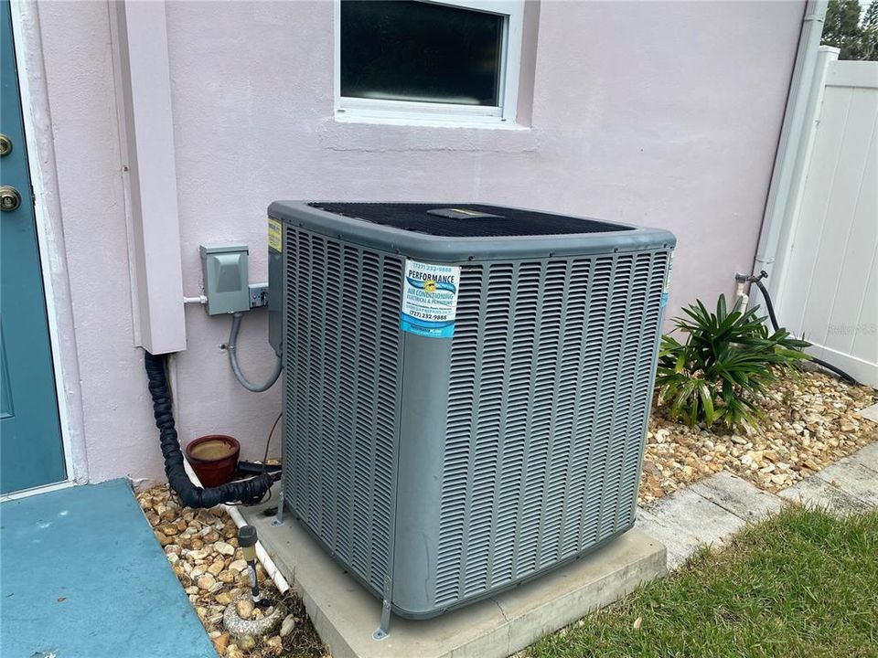 Activo con contrato: $469,000 (2 camas, 2 baños, 1228 Pies cuadrados)