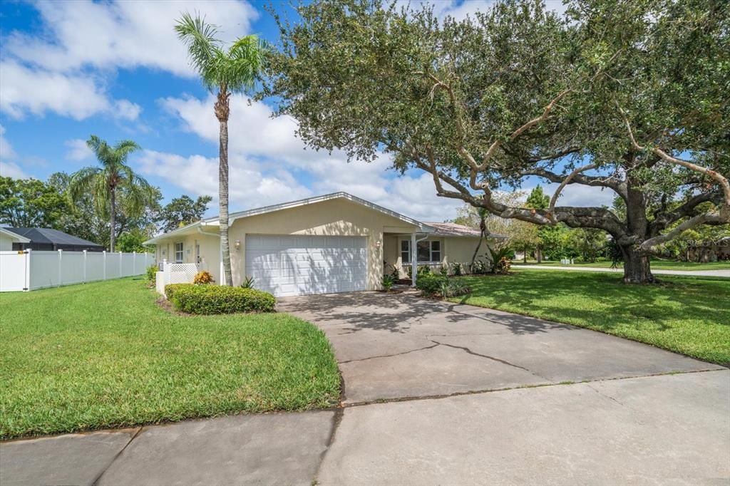 Active With Contract: $489,000 (3 beds, 2 baths, 1903 Square Feet)