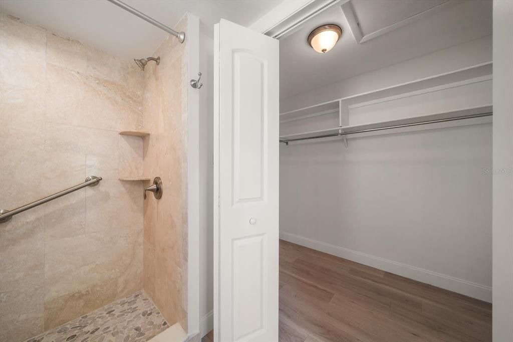 Active With Contract: $489,000 (3 beds, 2 baths, 1903 Square Feet)