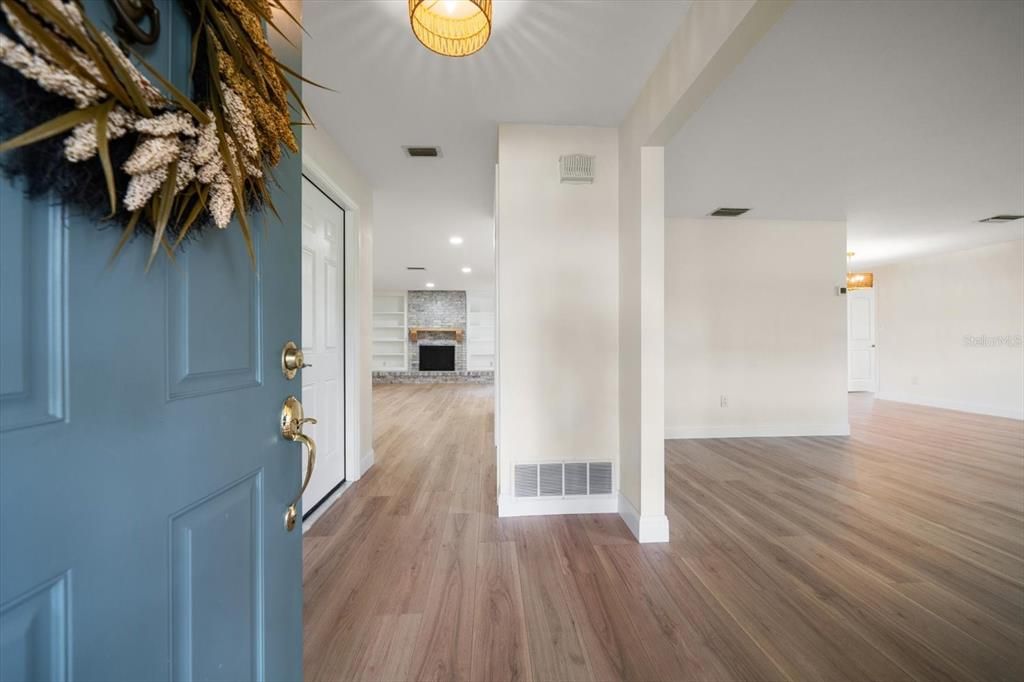 Active With Contract: $489,000 (3 beds, 2 baths, 1903 Square Feet)