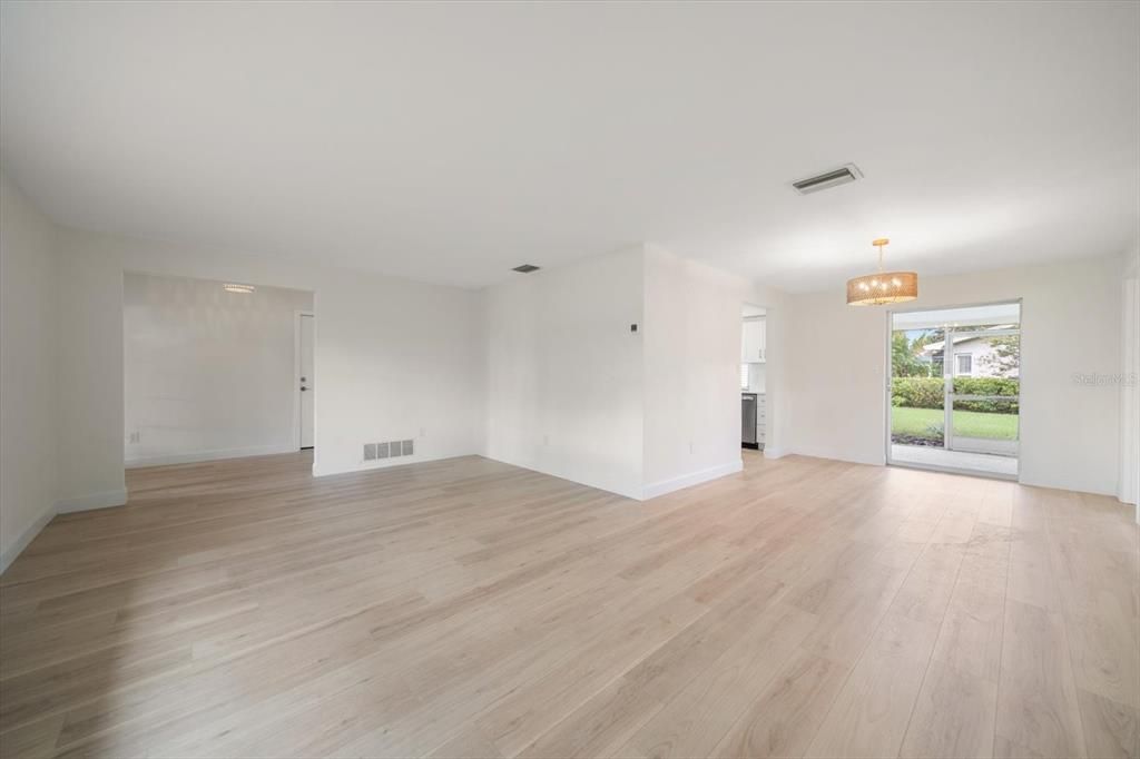 Active With Contract: $489,000 (3 beds, 2 baths, 1903 Square Feet)