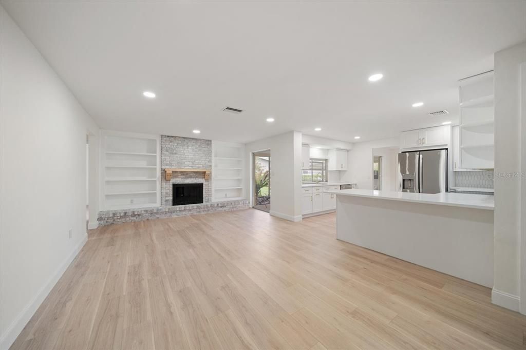 Active With Contract: $489,000 (3 beds, 2 baths, 1903 Square Feet)