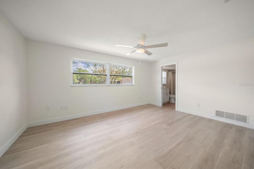Active With Contract: $489,000 (3 beds, 2 baths, 1903 Square Feet)