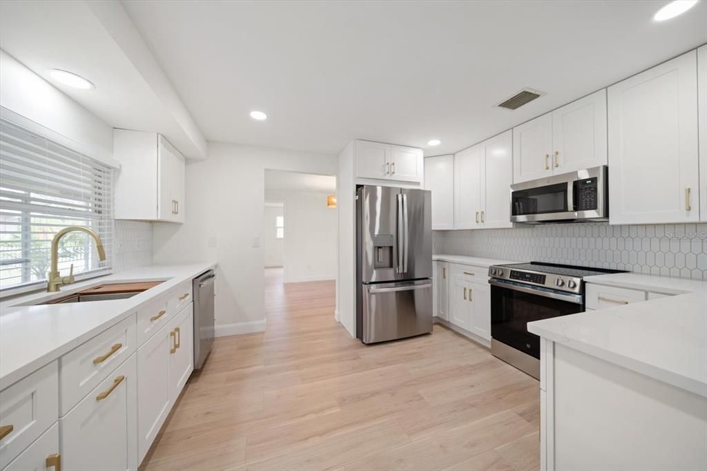 Active With Contract: $489,000 (3 beds, 2 baths, 1903 Square Feet)