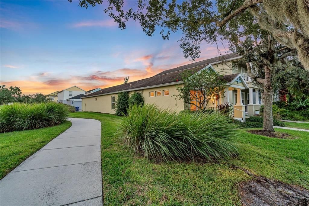 Под контрактом: $279,900 (2 спален, 2 ванн, 1200 Квадратных фут)