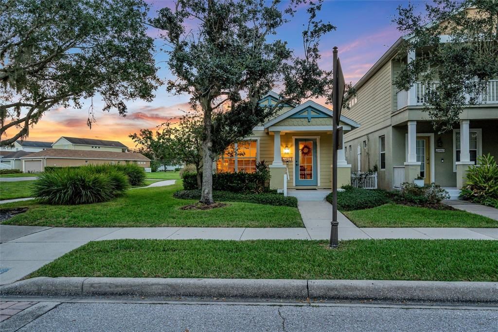 Под контрактом: $279,900 (2 спален, 2 ванн, 1200 Квадратных фут)