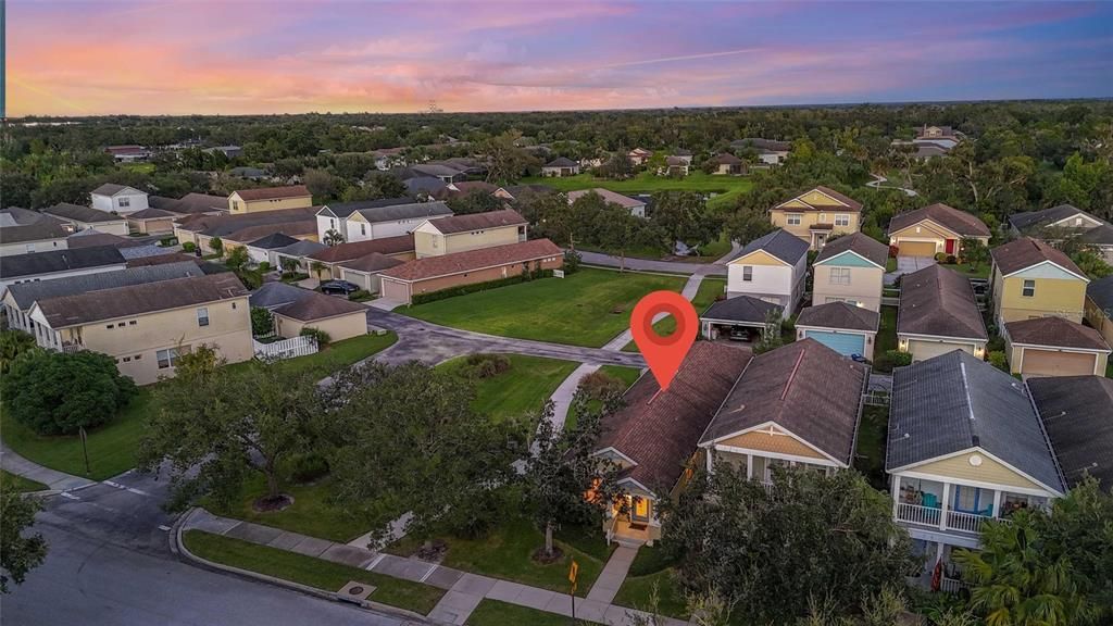 Под контрактом: $279,900 (2 спален, 2 ванн, 1200 Квадратных фут)