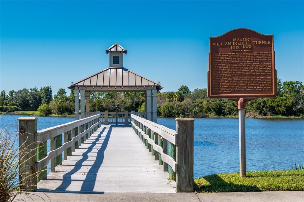 Под контрактом: $279,900 (2 спален, 2 ванн, 1200 Квадратных фут)