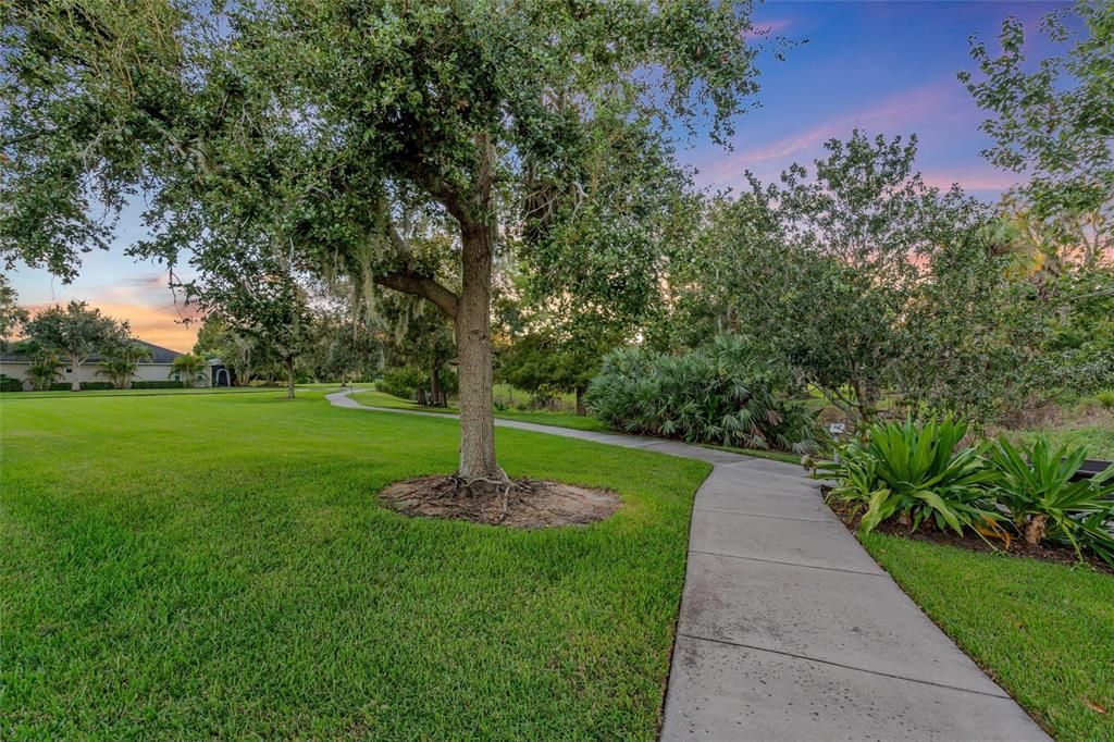 Под контрактом: $279,900 (2 спален, 2 ванн, 1200 Квадратных фут)