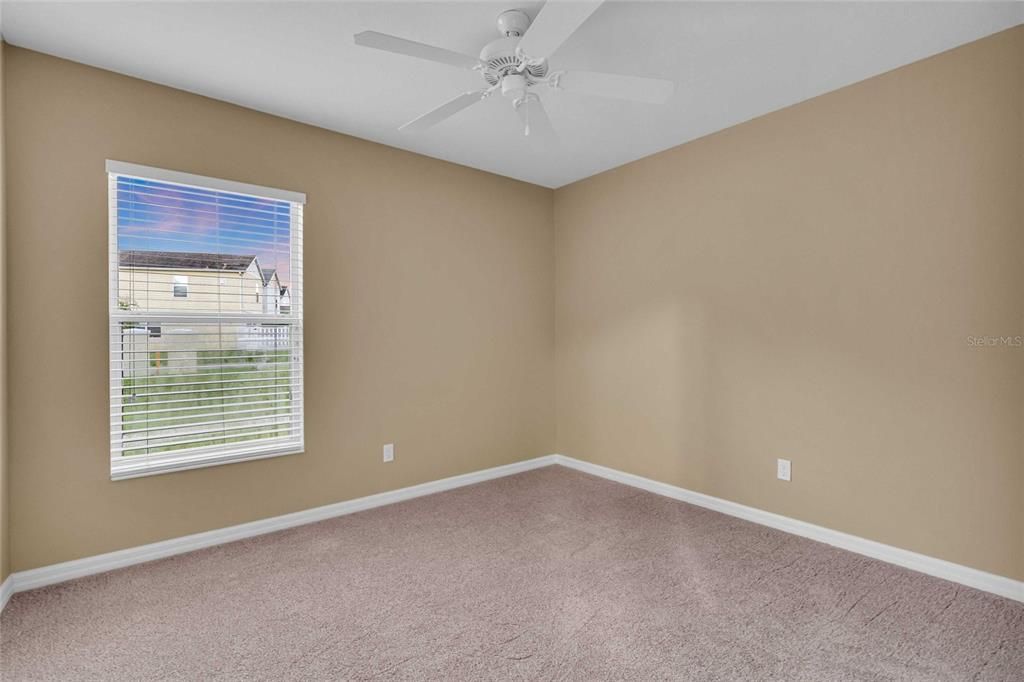 Под контрактом: $279,900 (2 спален, 2 ванн, 1200 Квадратных фут)