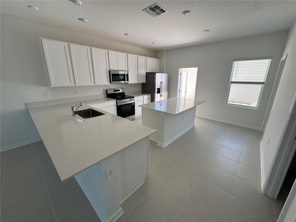 En Renta: $2,300 (3 camas, 2 baños, 1615 Pies cuadrados)