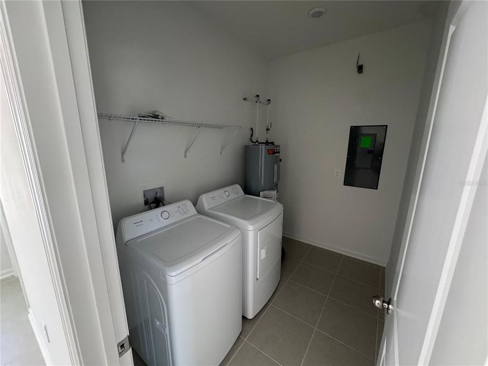 En Renta: $2,300 (3 camas, 2 baños, 1615 Pies cuadrados)