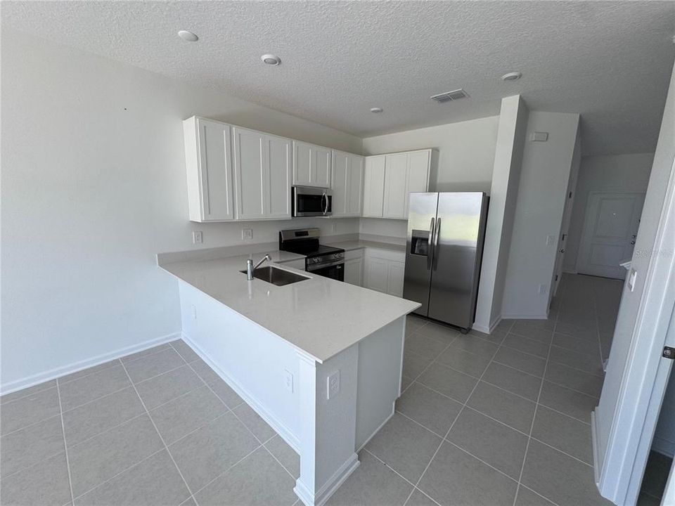 Active With Contract: $2,150 (3 beds, 2 baths, 1834 Square Feet)