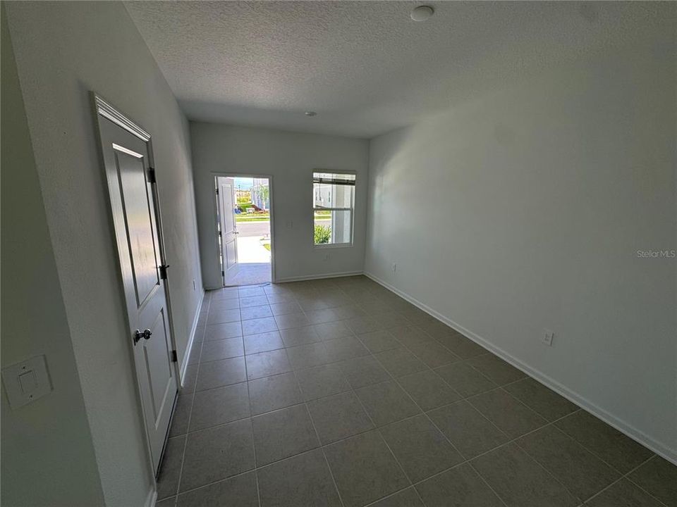 Active With Contract: $2,150 (3 beds, 2 baths, 1834 Square Feet)
