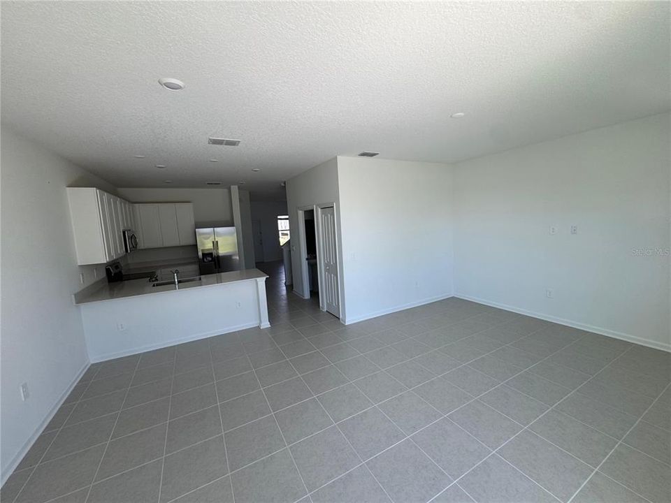 Active With Contract: $2,150 (3 beds, 2 baths, 1834 Square Feet)